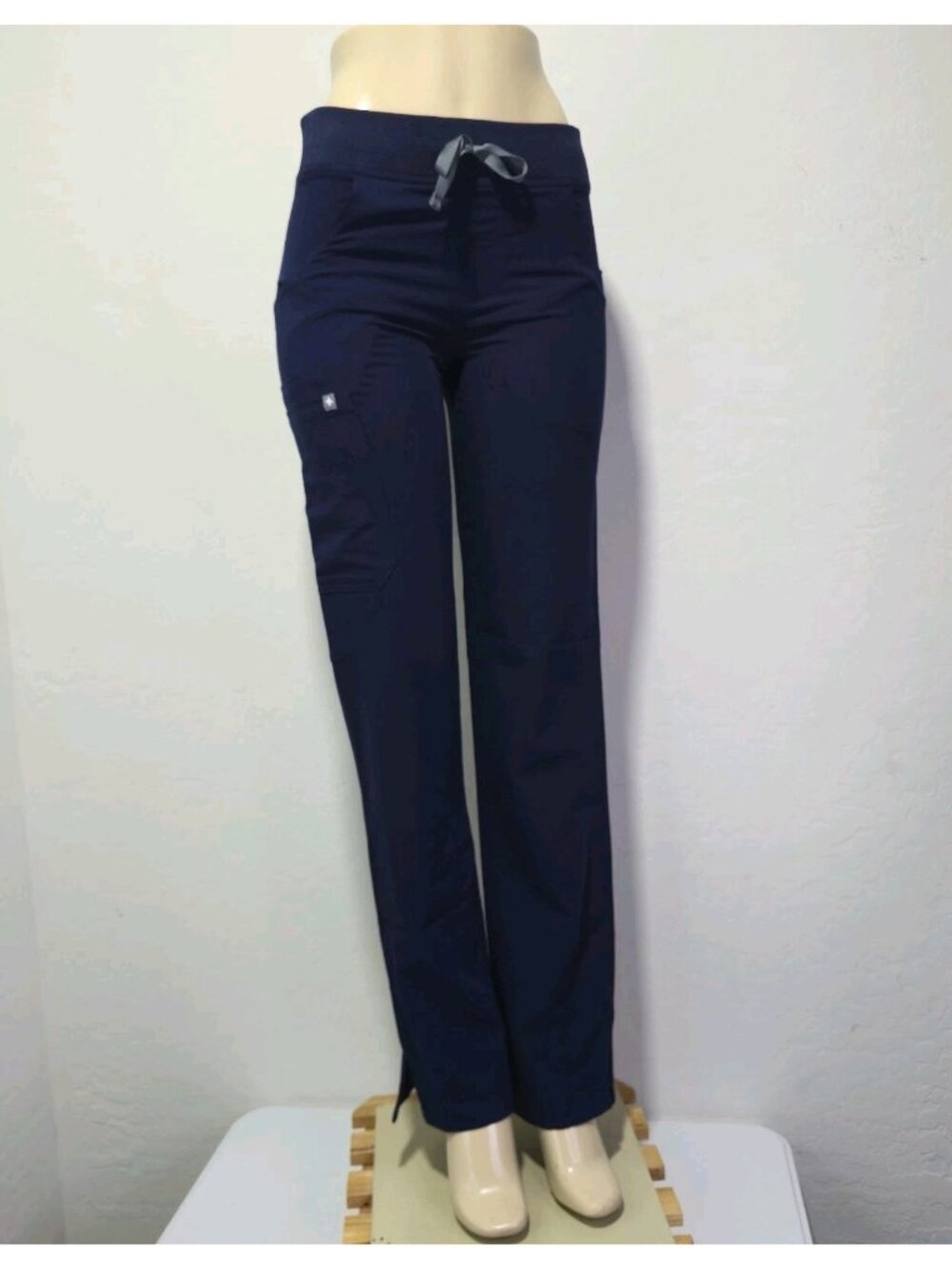 Figs Kade Cargo Scrub Pants Navy Blue Women's XS Tall (33" Inseam)